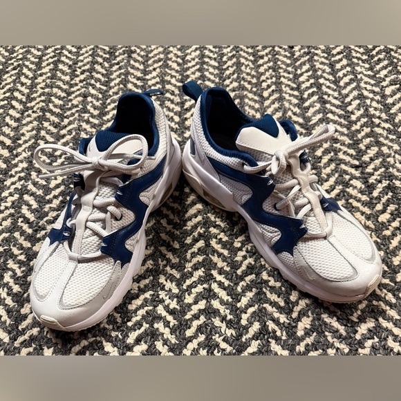 NIKE Air Max Graviton Sneaker in White and Valerian Blue Size 8 - Picture 7 of 10